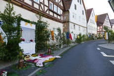 Fronleichnamsaltäre in den Naumburger Straßen (Foto: Karl-Franz Thiede)